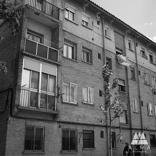 Vista de la fachada del edificio previa a la rehabilitación C/Enrique de Ossó.